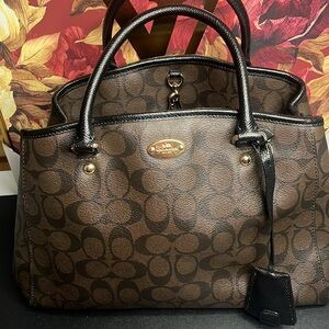 COACH BAG Brown /Black leather EXCELLENT USED CONDITION ‼️no callouts .